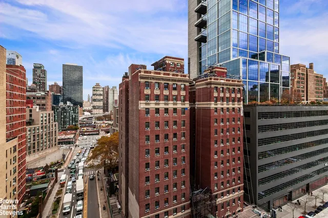 $575,000 | 430 West 34th Street, Unit 15E | Hudson Yards