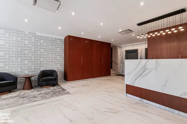 $575,000 | 430 West 34th Street, Unit 15E | Hudson Yards