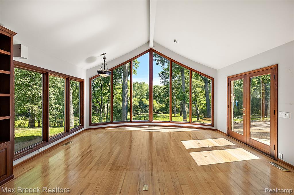 674 Rudgate Road Bloomfield Hills, MI 48304 - Photo 10 of 28