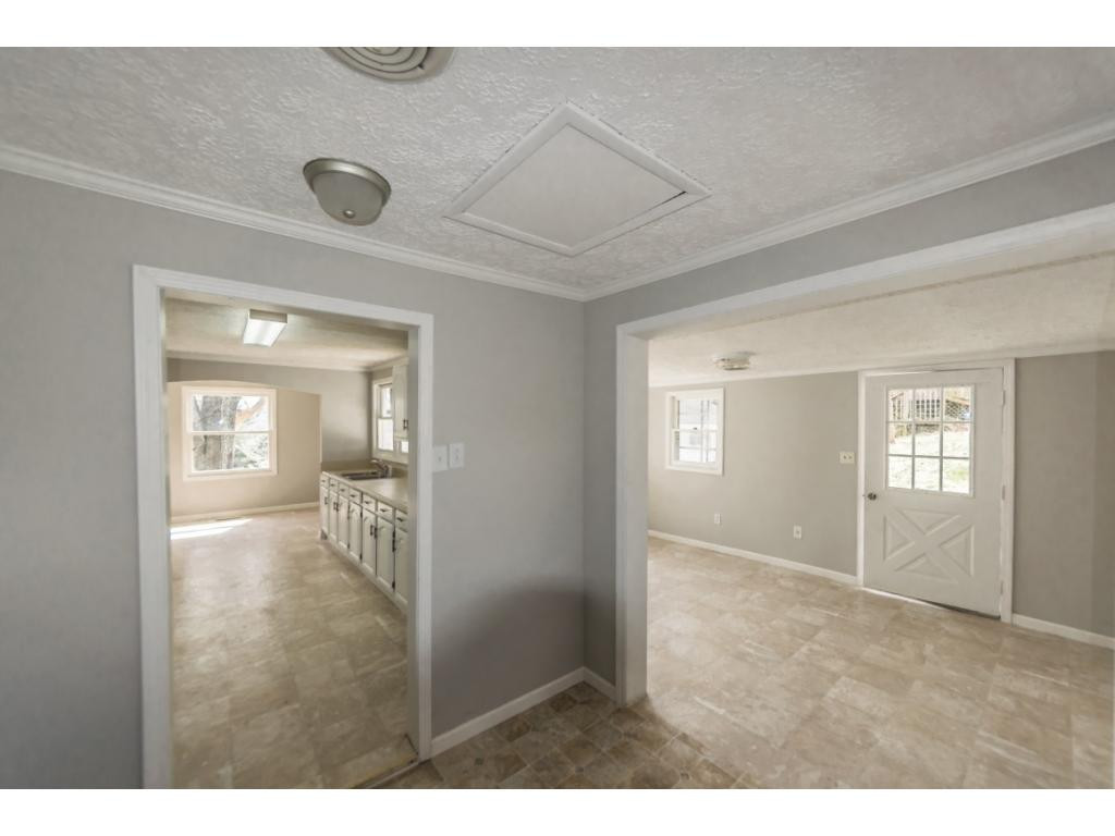 132 Ridge Street Surgoinsville, TN 37873 - Photo 11 of 22 Photo 11