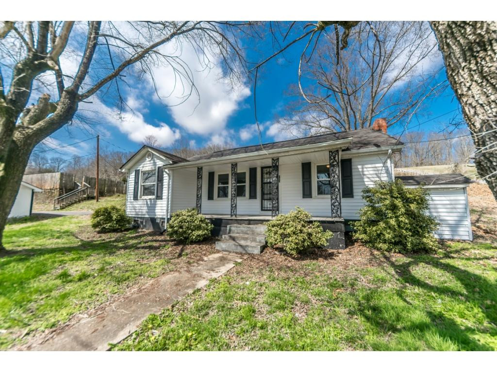 132 Ridge Street Surgoinsville, TN 37873 - Photo 2 of 22 Photo 2