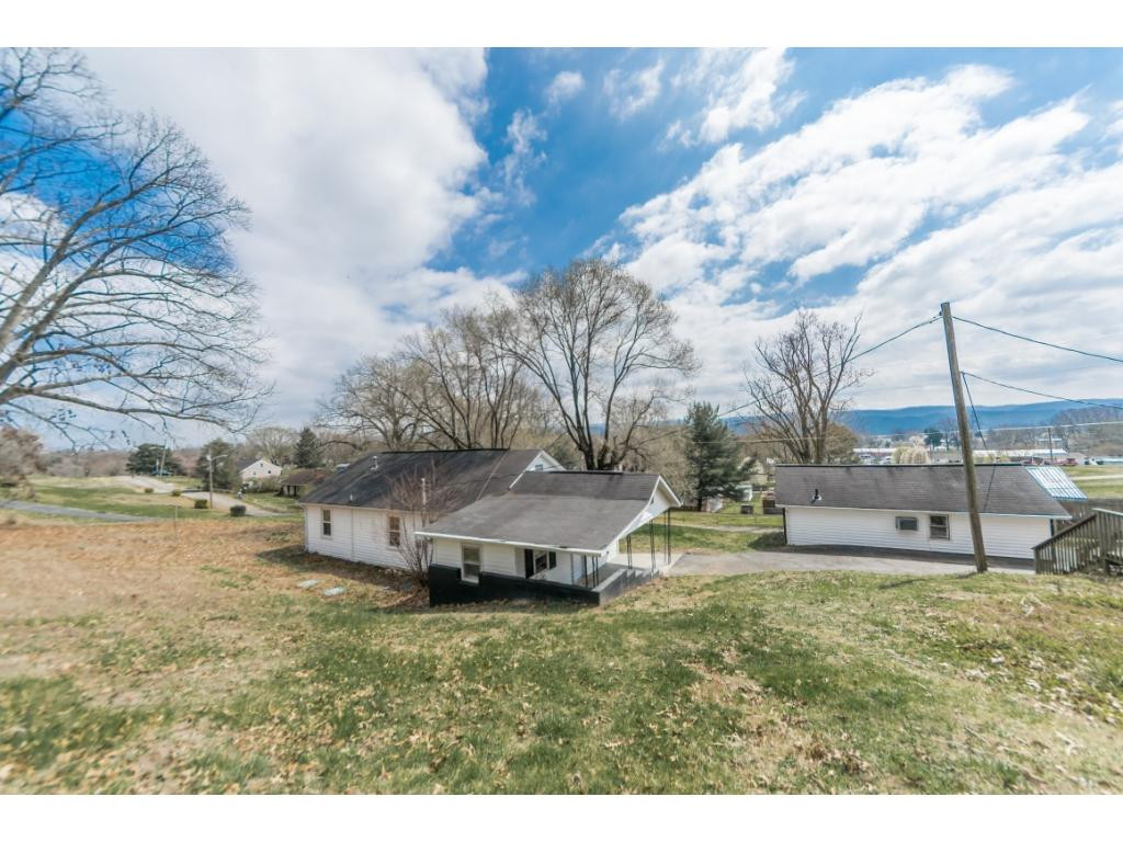 132 Ridge Street Surgoinsville, TN 37873 - Photo 4 of 22 Photo 4