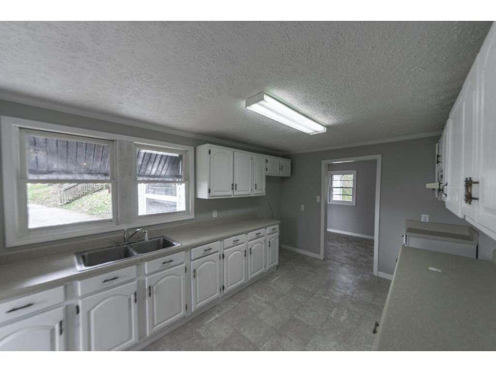 132 Ridge Street Surgoinsville, TN 37873 - Photo 8 of 22 Photo 8