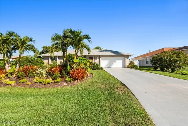 $445,000 | 207 Southeast 43rd Lane, Cape Coral, FL 33904