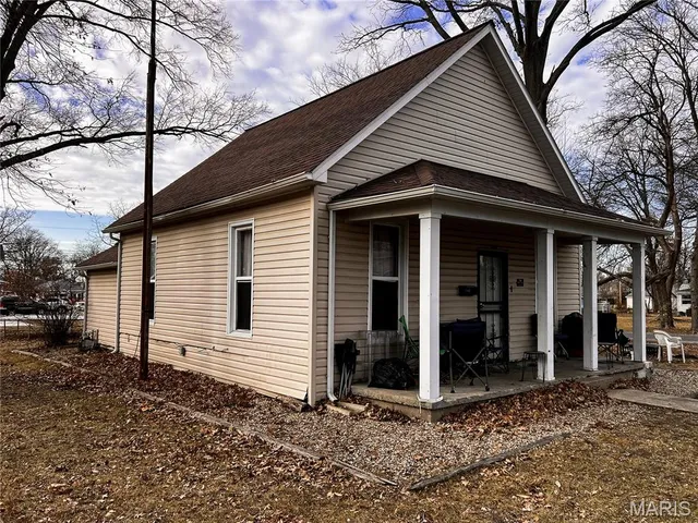$65,000 | 1002 South Maple Street, Centralia, IL 62801