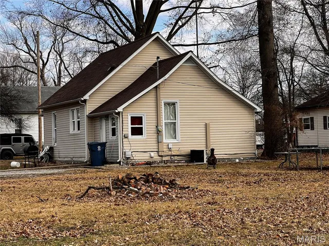 $65,000 | 1002 South Maple Street, Centralia, IL 62801