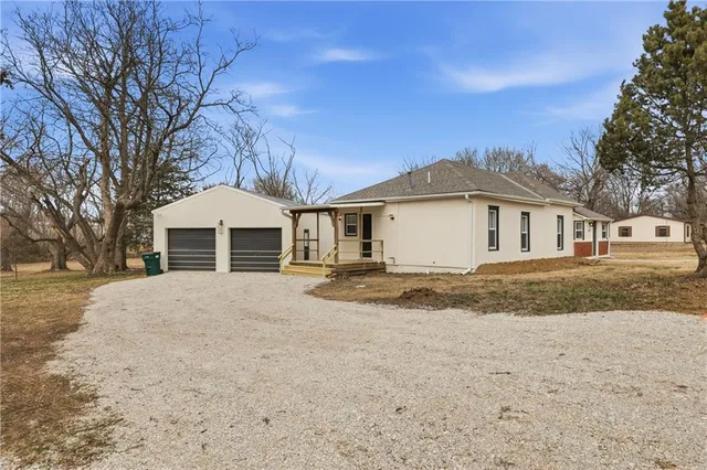$299,999 | 402 South Jefferson Street, Archie, MO 64725