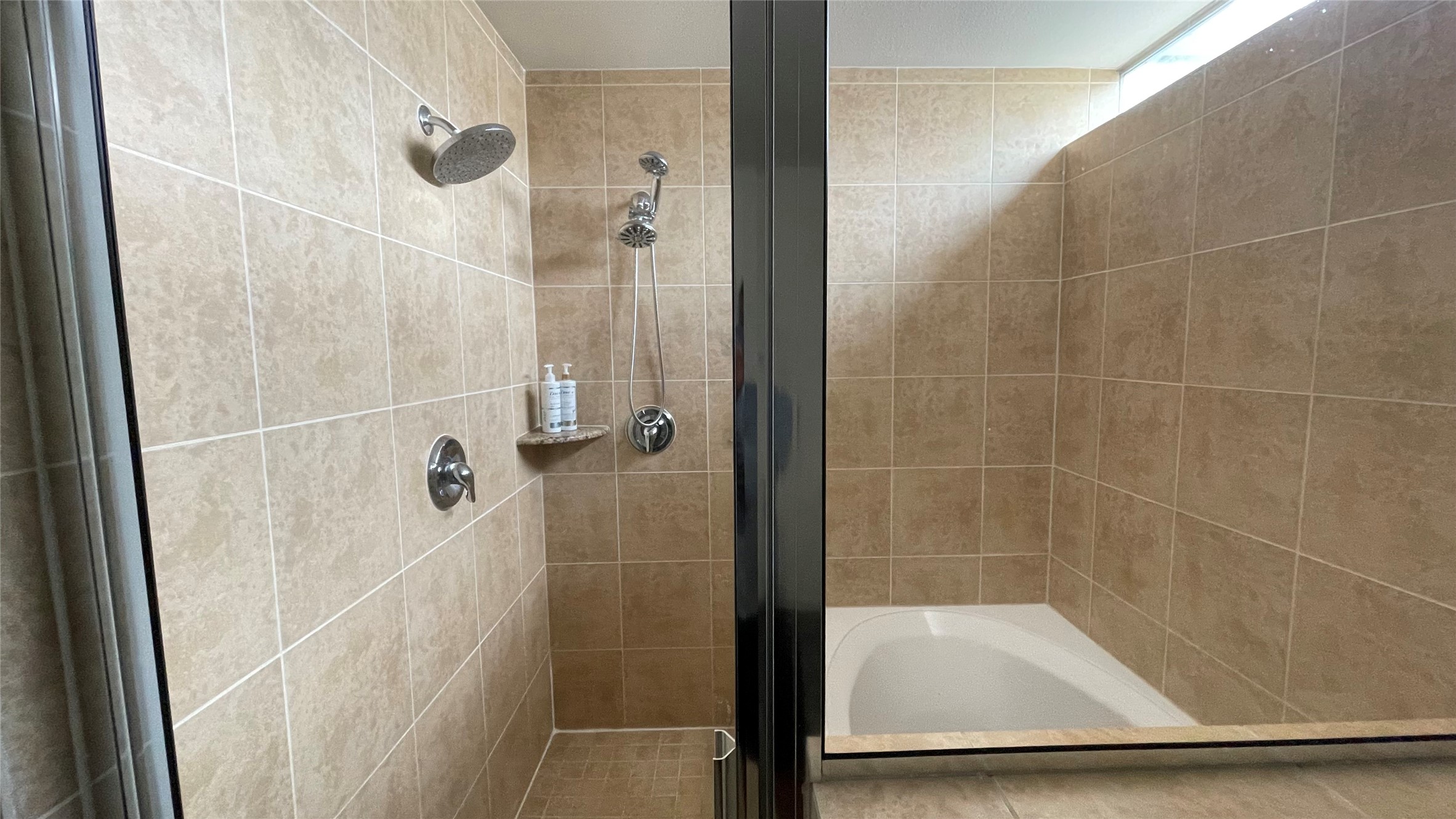 2918 Commerce Street Houston, TX 77003 - Photo 16 of 18 a bathroom with a shower