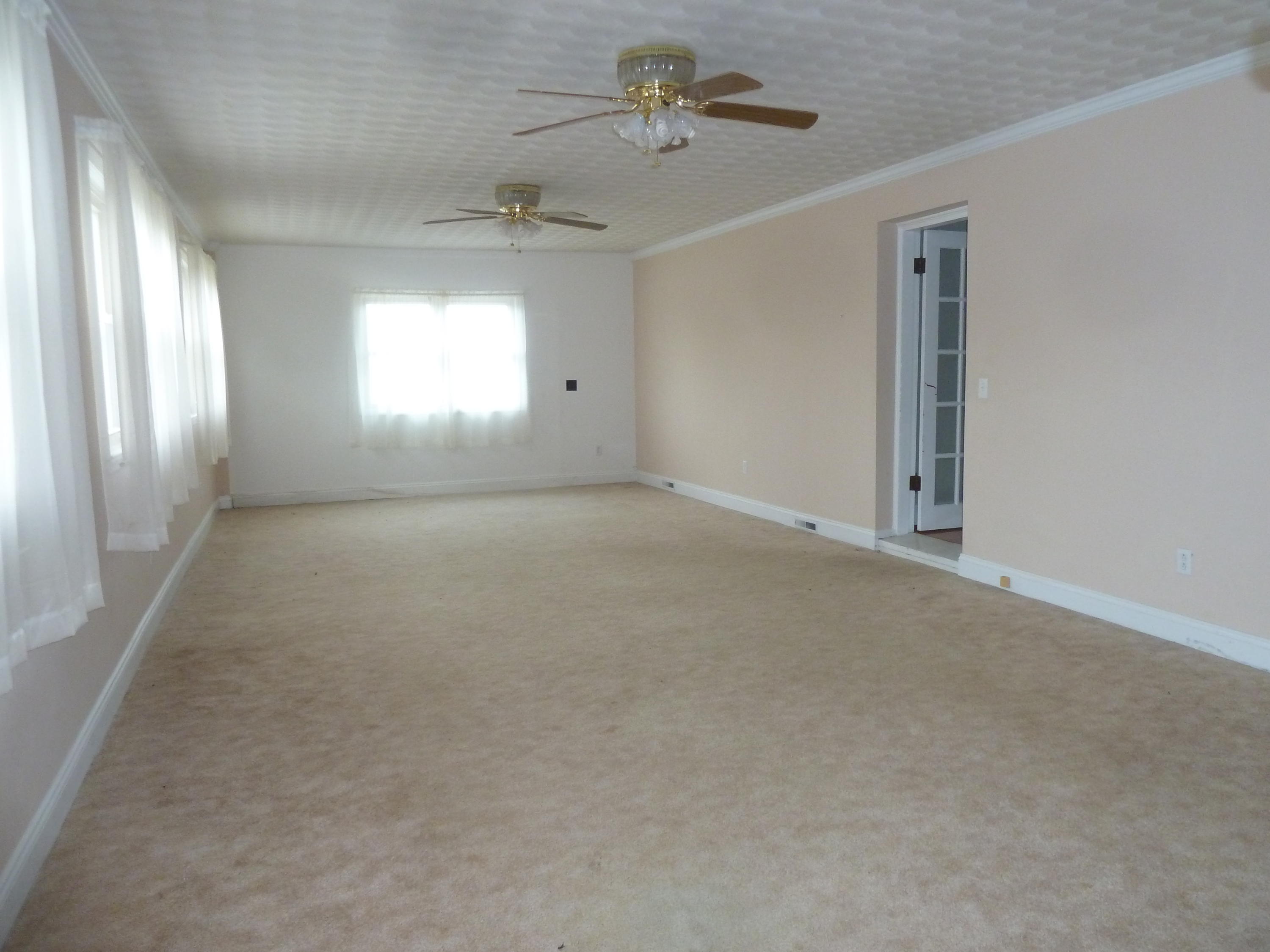 13692 West Gretna Road Sandy Level, VA 24161 - Photo 7 of 58 7 Family Room.JPG