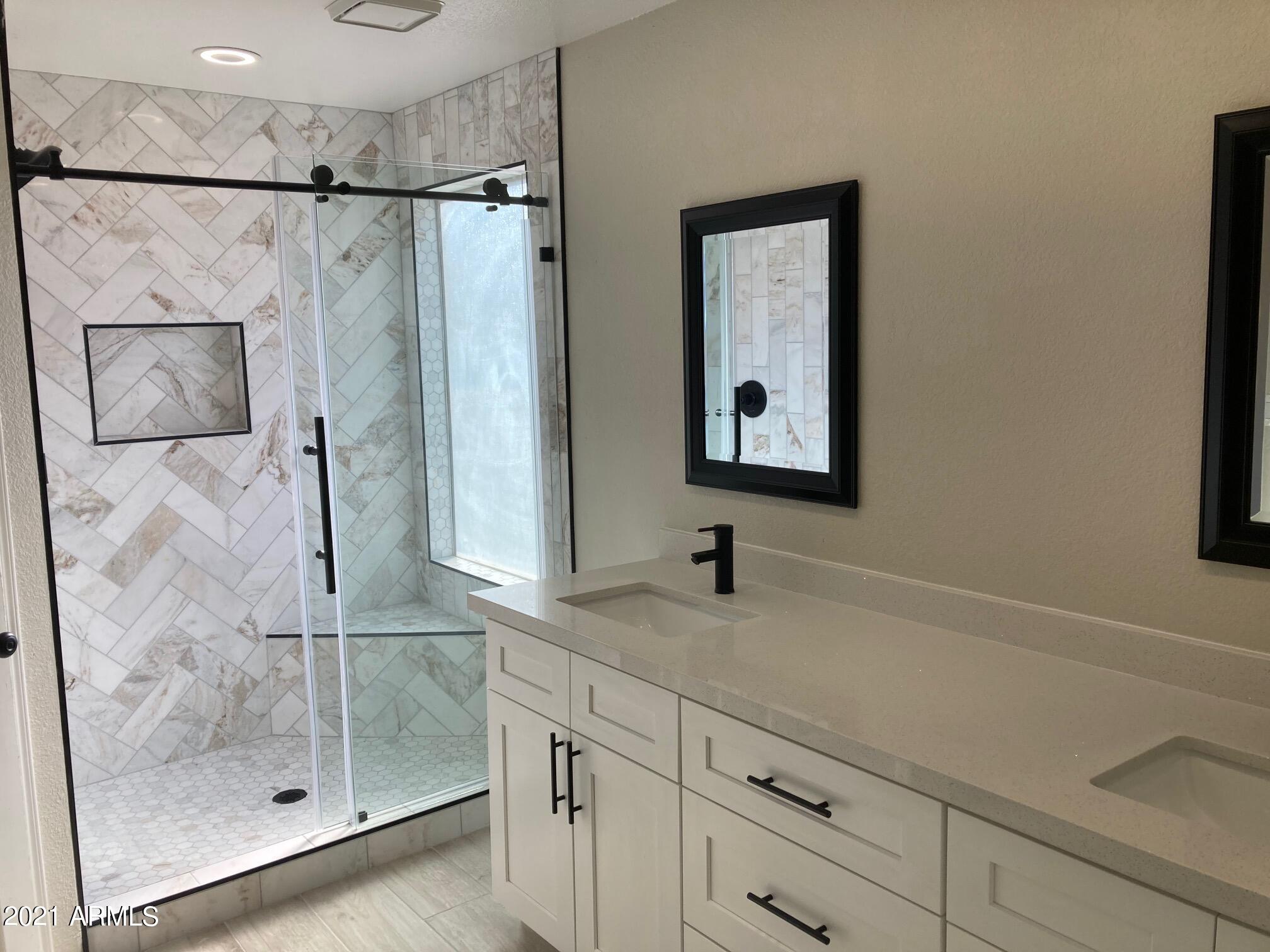 4105 East Frye Road Phoenix, AZ 85048 - Photo 27 of 31 Master Bath