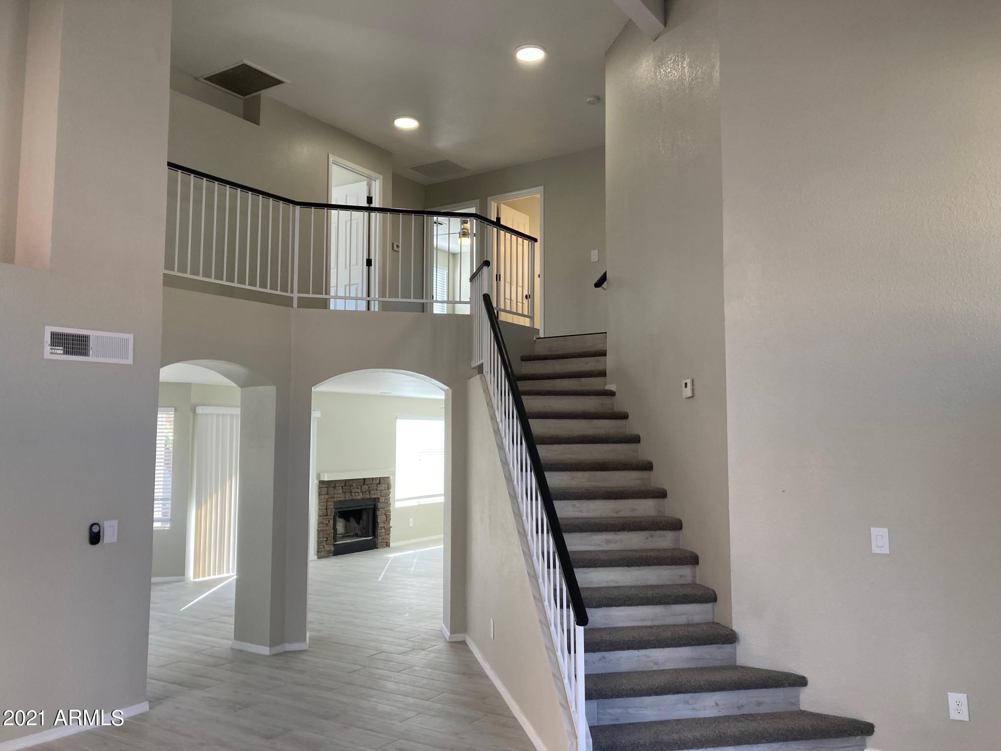 4105 East Frye Road Phoenix, AZ 85048 - Photo 5 of 31 living rm