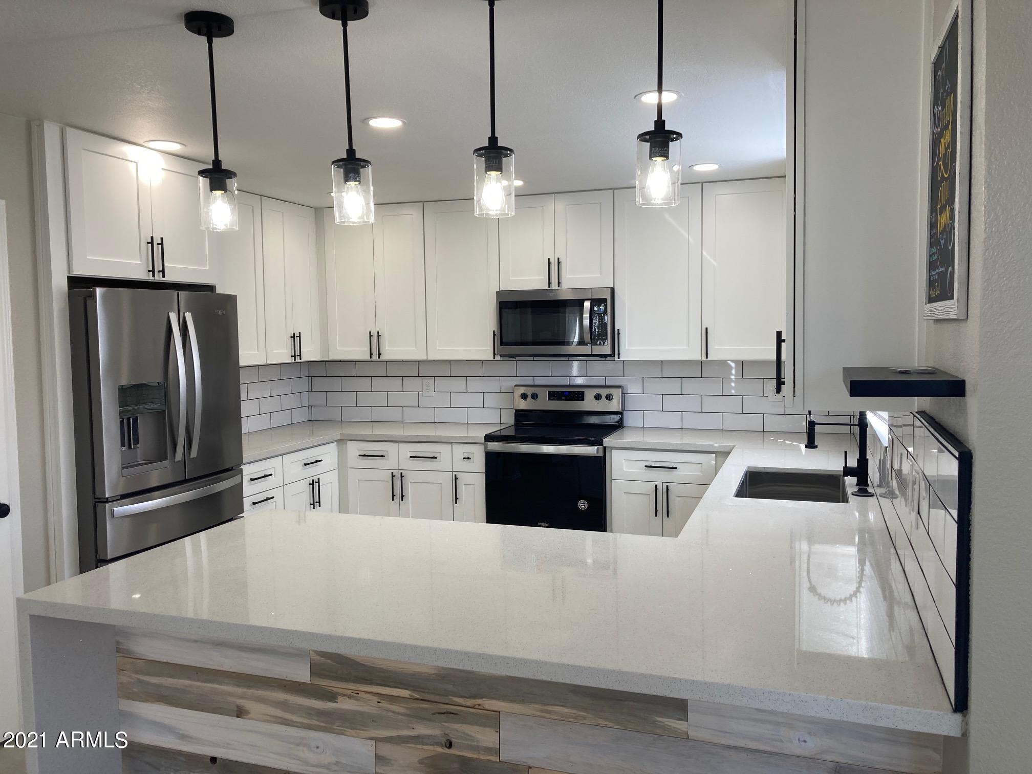 4105 East Frye Road Phoenix, AZ 85048 - Photo 9 of 31 Kitchen