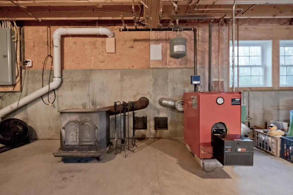 176 Hight Road Biddeford, ME 04005 - Photo 29 of 35 Walk out daylight basement with...