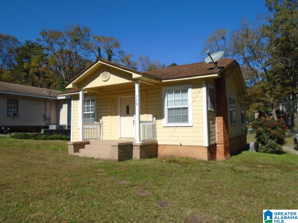 709 Oak Street Bessemer, AL 35022 - Photo 1 of 15