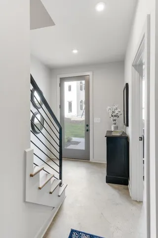 $2,900 | 328 East Village Lane, Nashville, TN 37216