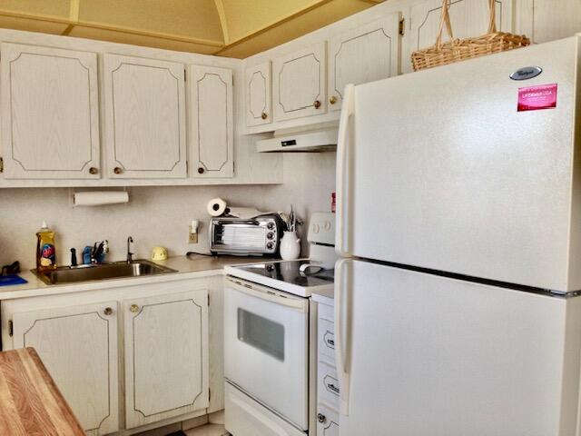 571 Fanshaw North Boca Raton, FL 33434 - Photo 6 of 28 IMG_8765