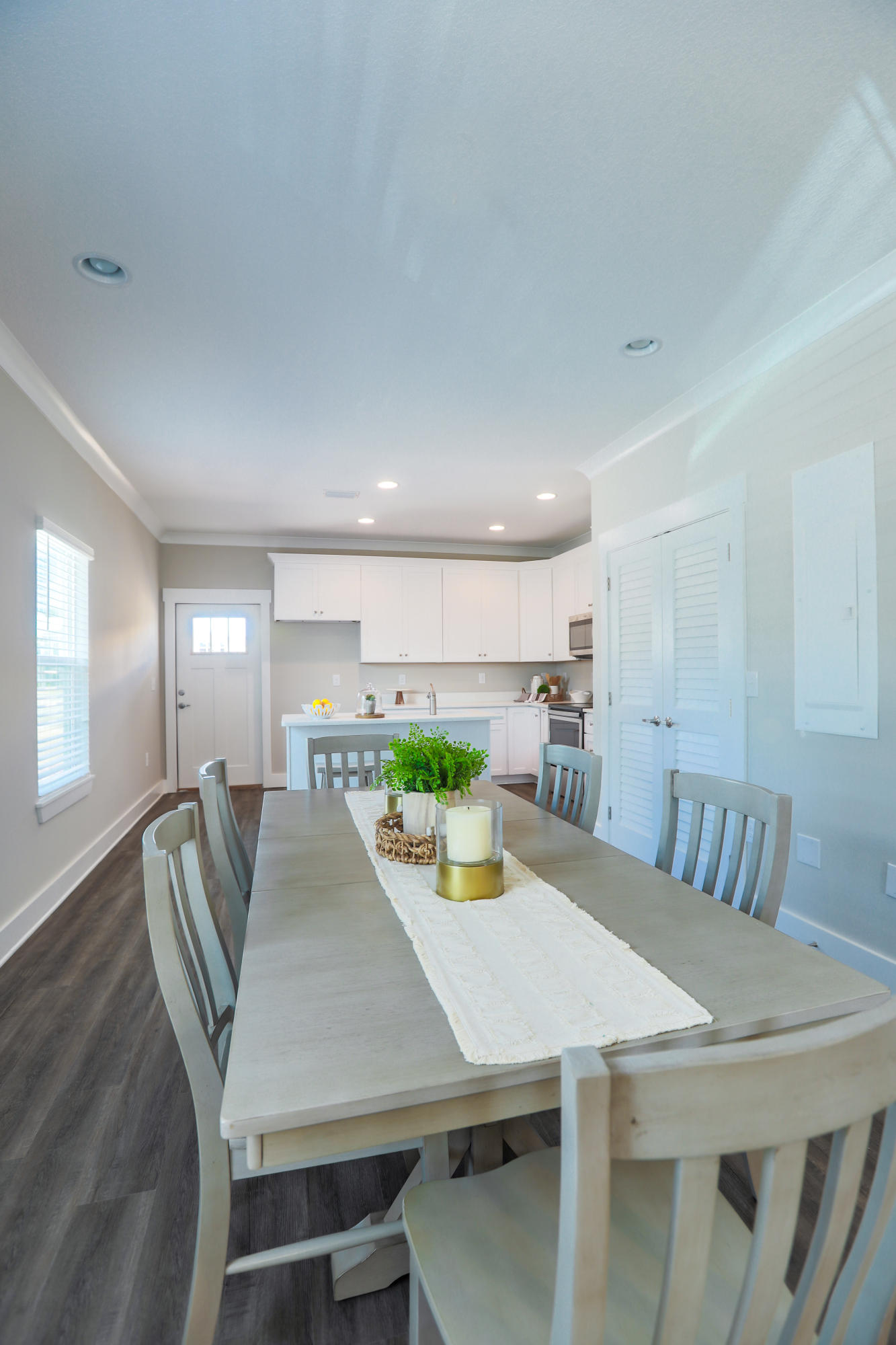246 North Sand Palm Road, Unit 134VISTA Freeport, FL 32439 - Photo 13 of 29 a view of a dining room with furniture