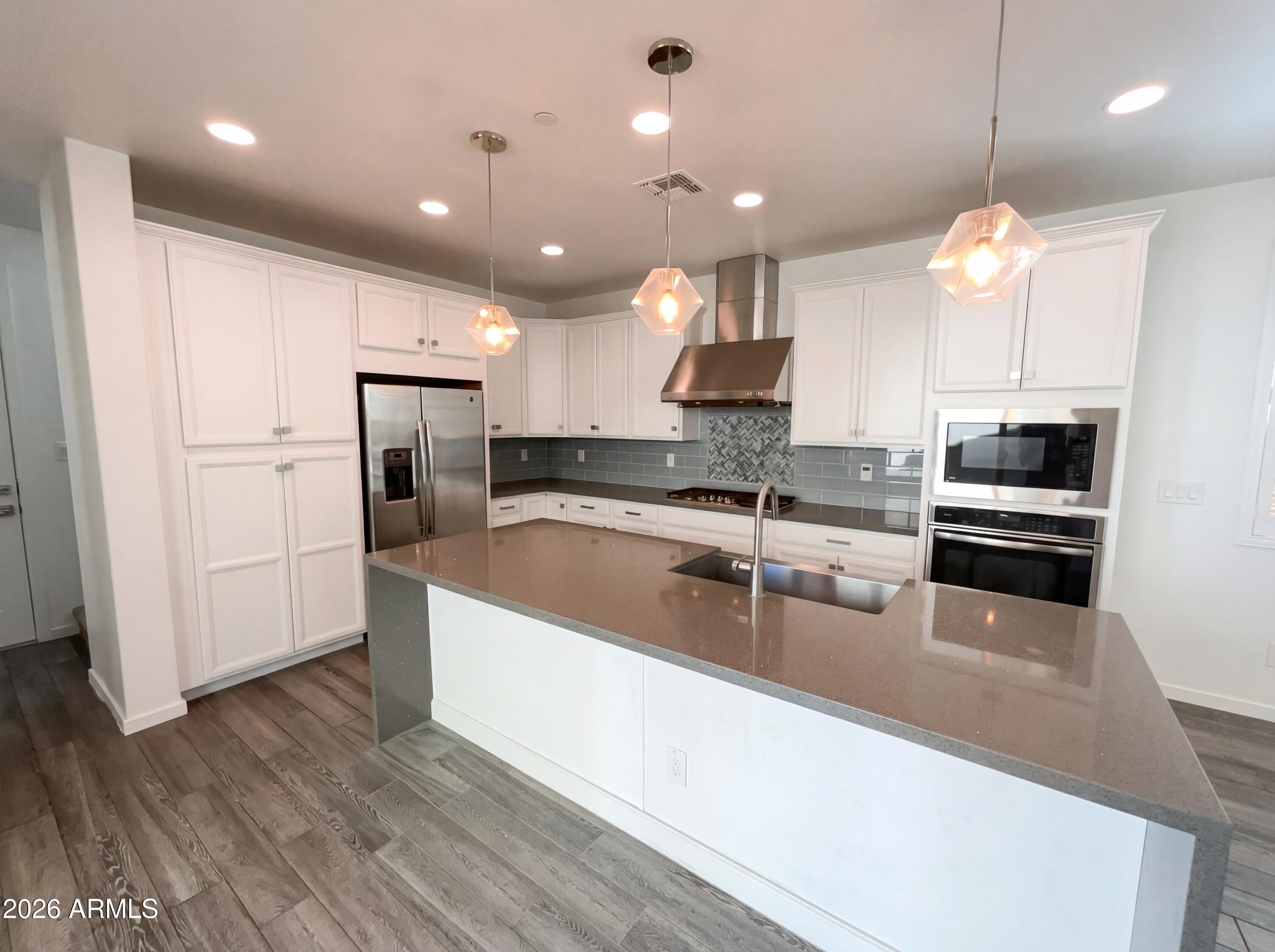 1952 South Follett Way Gilbert, AZ 85295 - Photo 2 of 29 listing_1