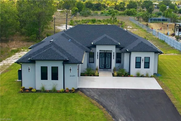 $770,000 | 4431 Everglades Boulevard North, Naples, FL 34120