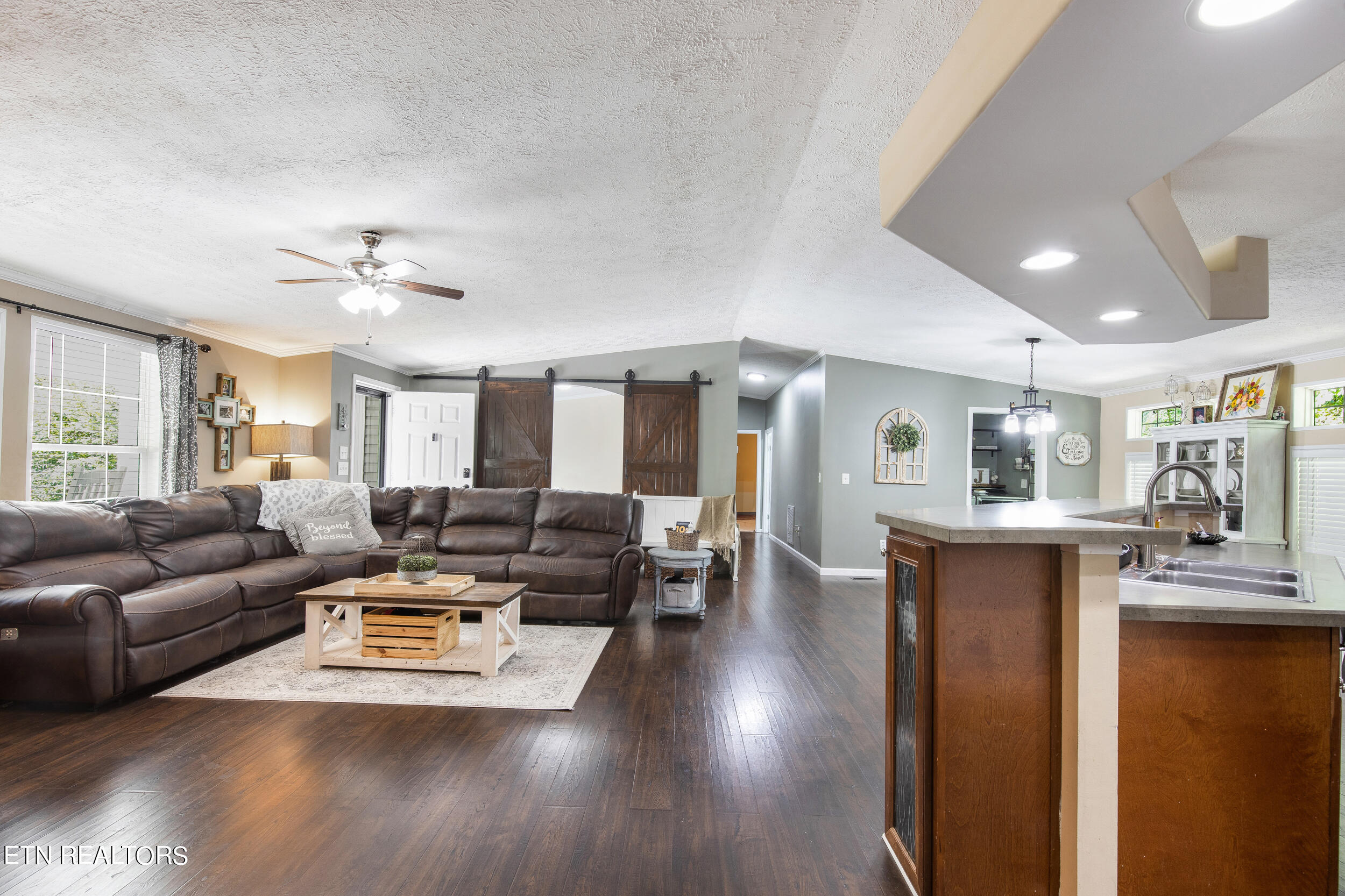 836 Hillvale Road Andersonville, TN 37705 - Photo 11 of 34 23_family room