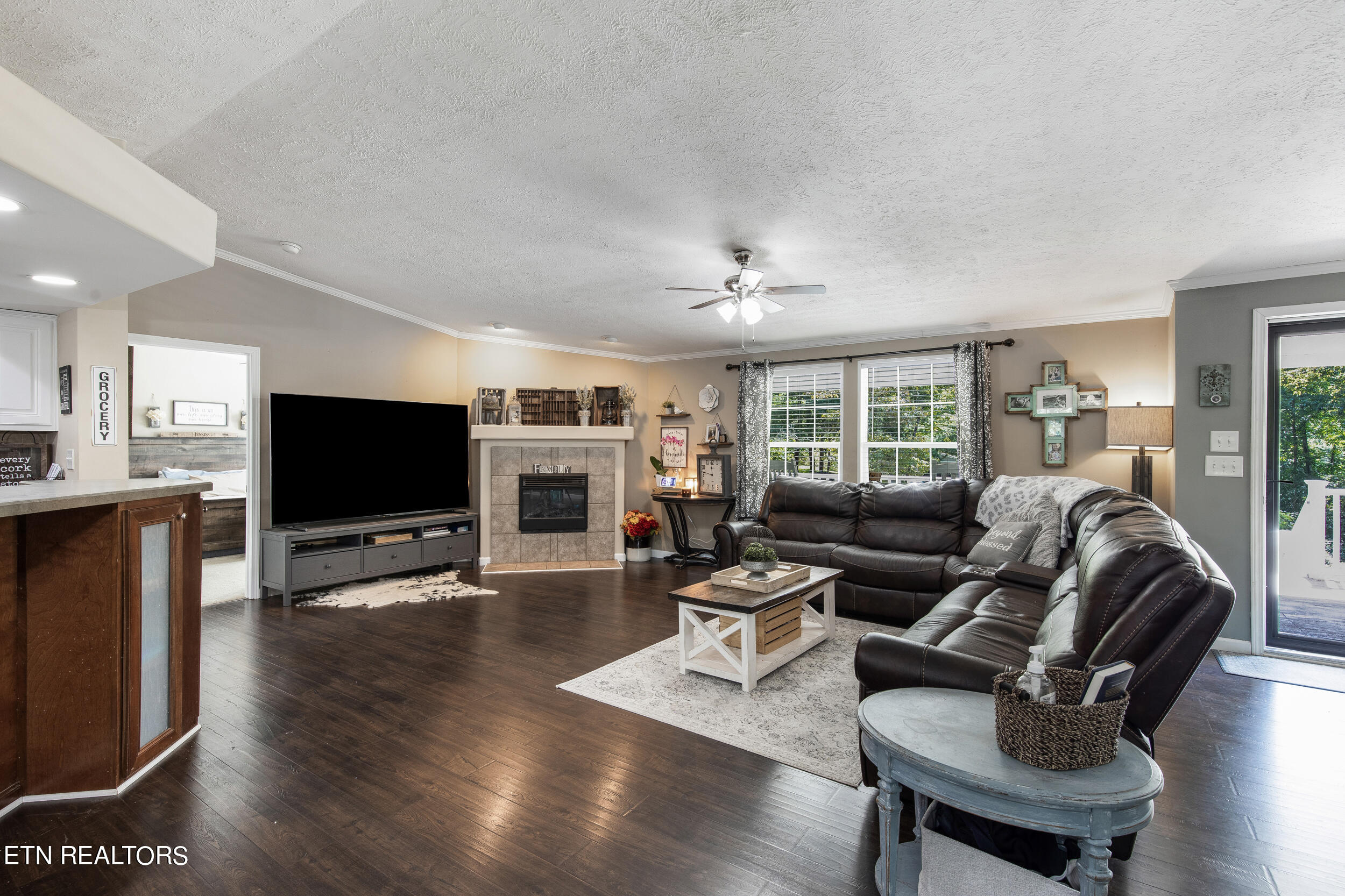 836 Hillvale Road Andersonville, TN 37705 - Photo 10 of 34 22_family room