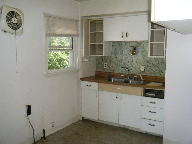 677 South Ashburton Road Columbus, OH 43213 - Photo 3 of 8 Gallery Image 3