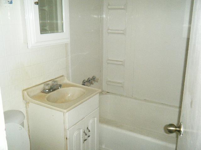 677 South Ashburton Road Columbus, OH 43213 - Photo 4 of 8 Gallery Image 4