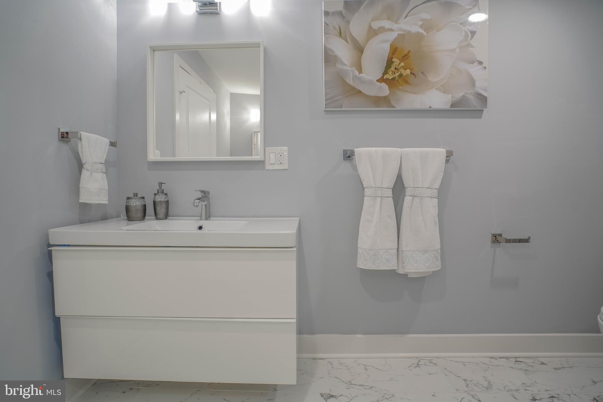 911 South 20th Street Philadelphia, PA 19146 - Photo 30 of 45 Master Bathroom