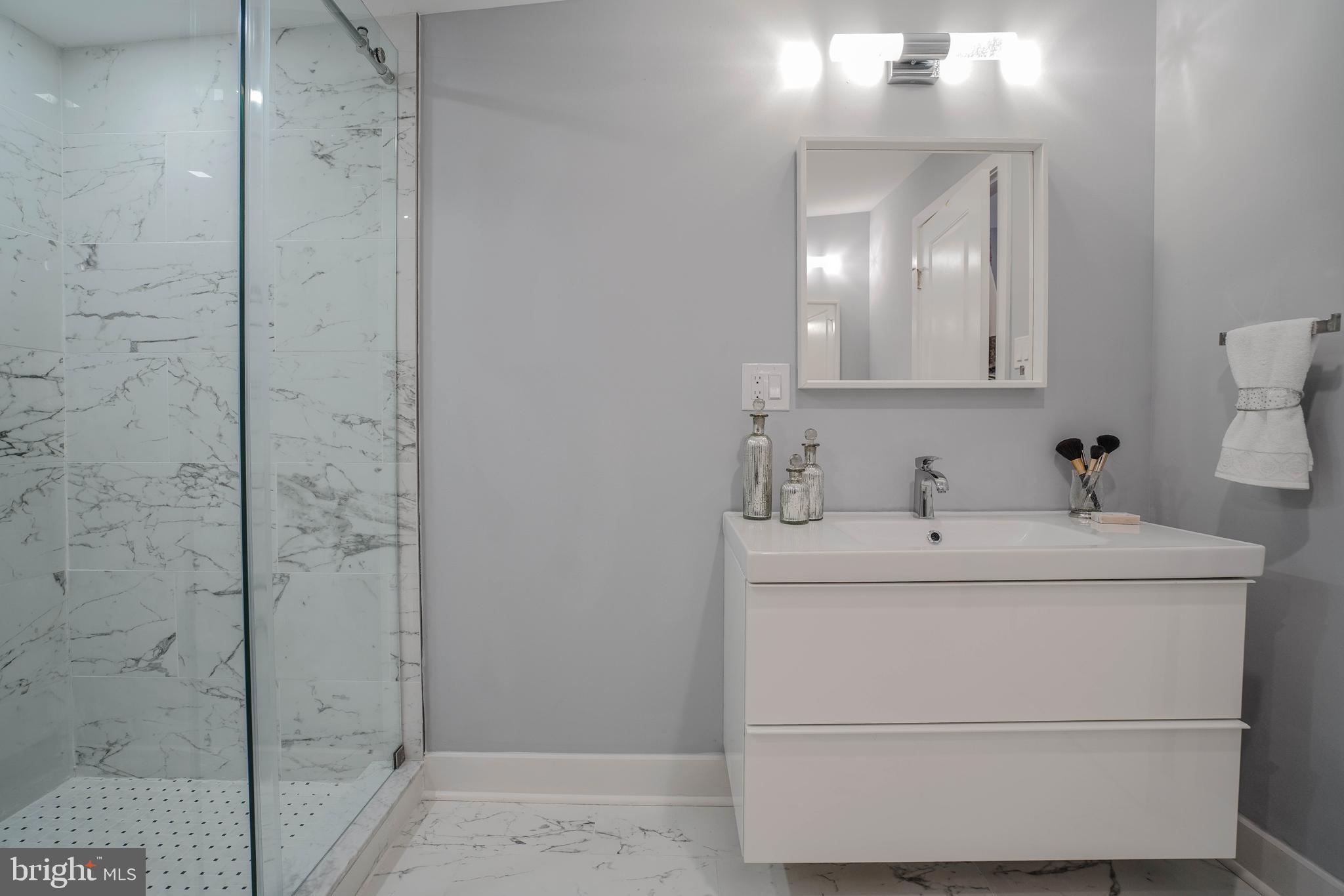 911 South 20th Street Philadelphia, PA 19146 - Photo 31 of 45 Master Bathroom