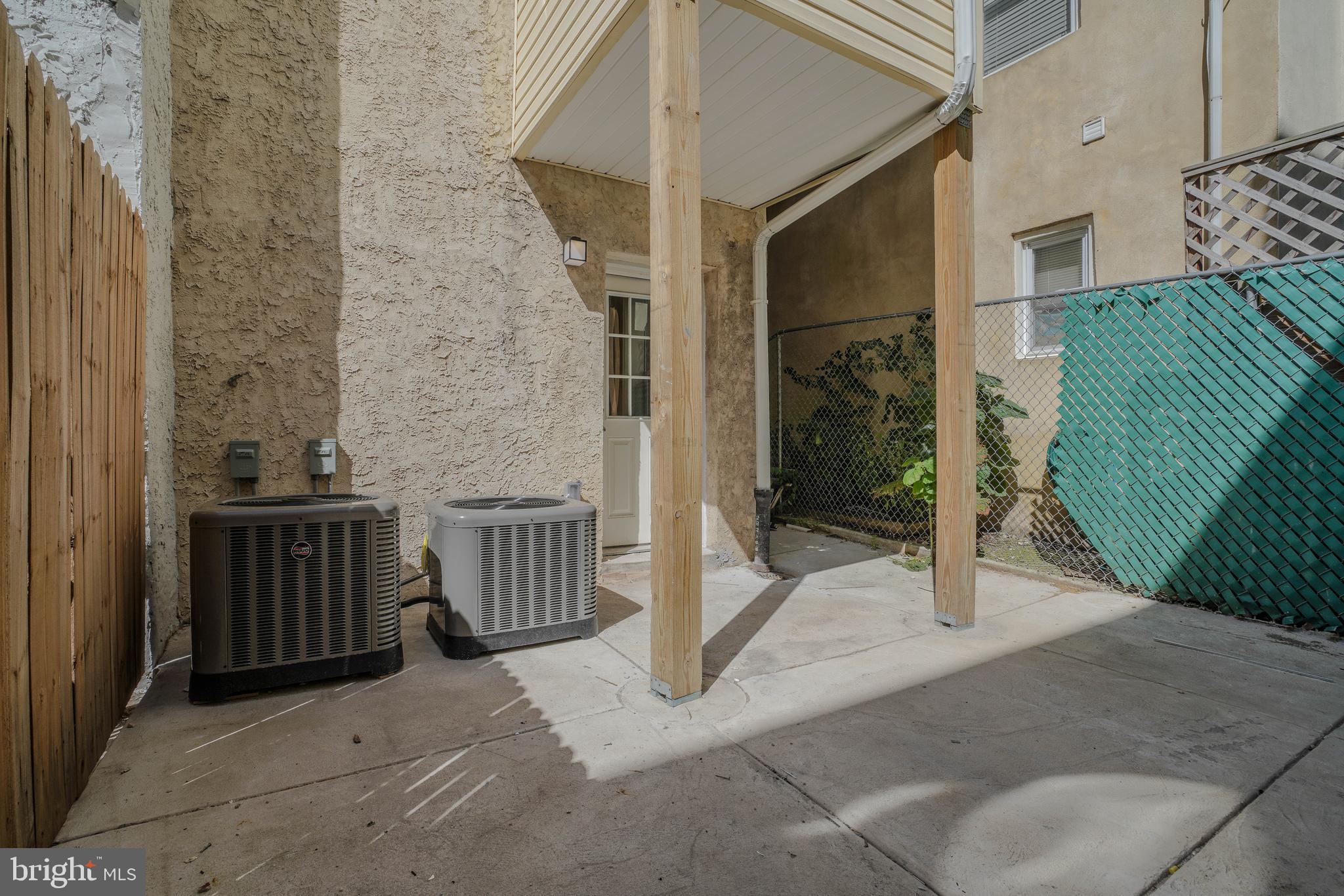 911 South 20th Street Philadelphia, PA 19146 - Photo 45 of 45 Fenced Backyard Patio