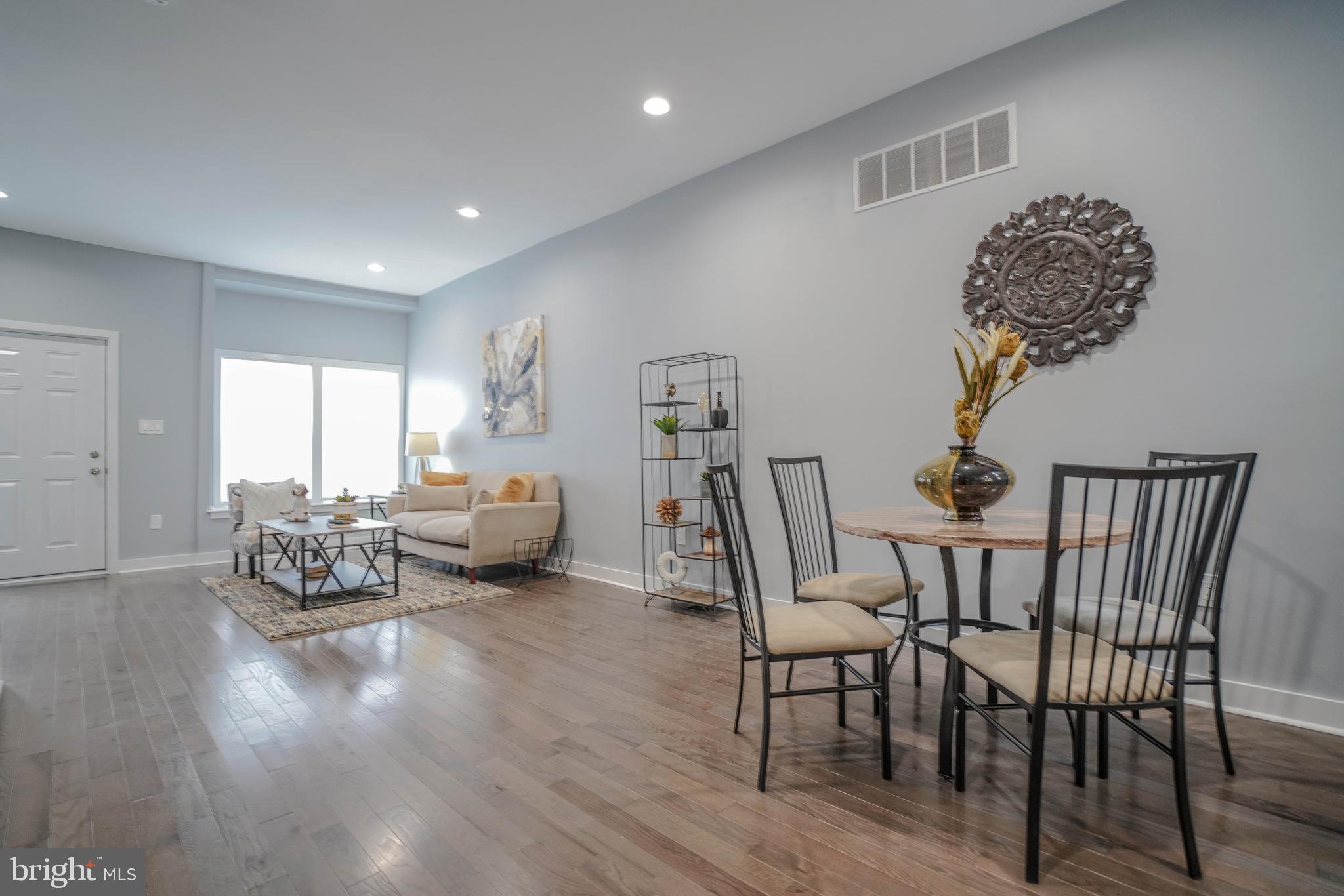 911 South 20th Street Philadelphia, PA 19146 - Photo 6 of 45 Living Room/Dining Room