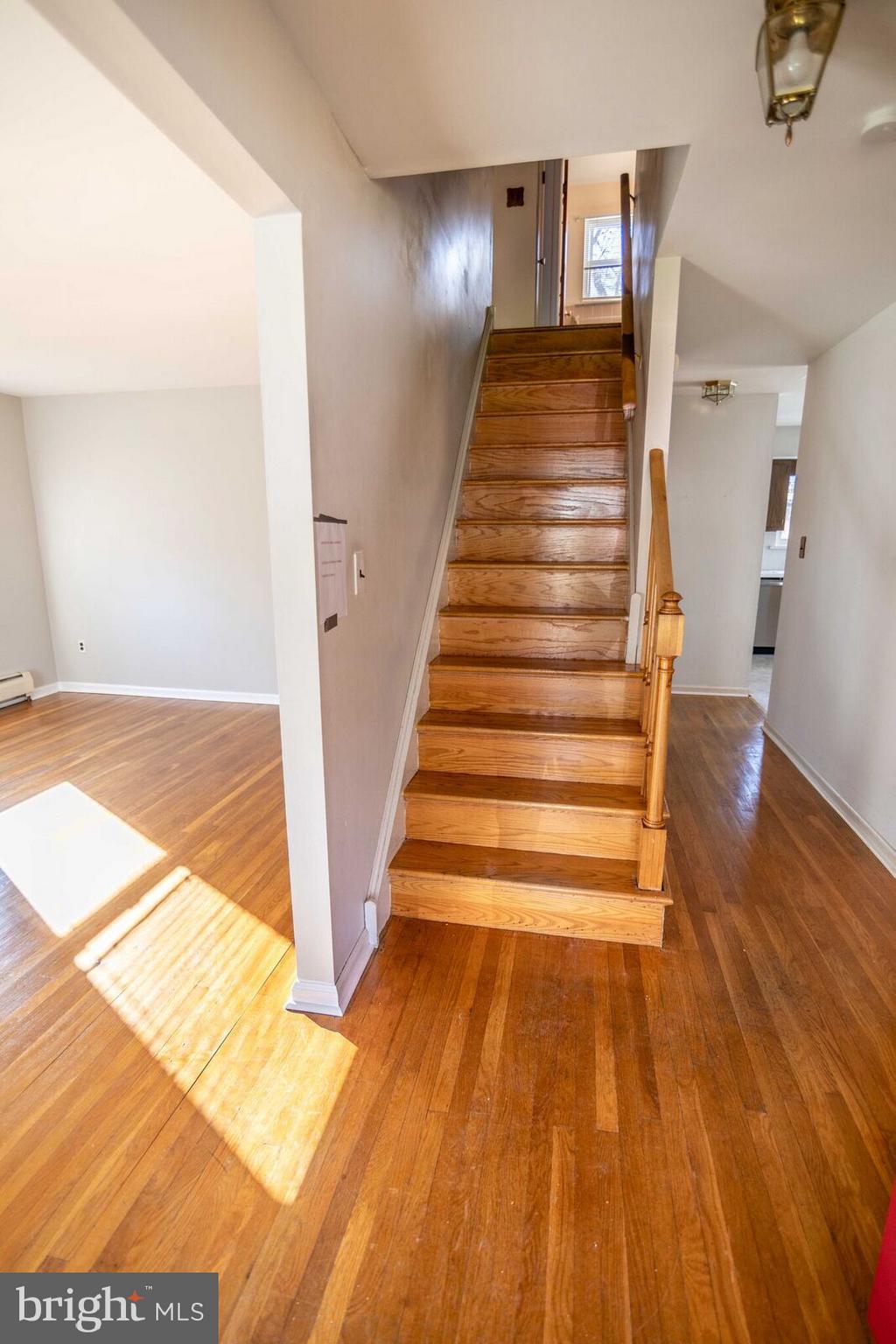 927 Georgetown Road Swarthmore, PA 19081 - Photo 4 of 21 Entry