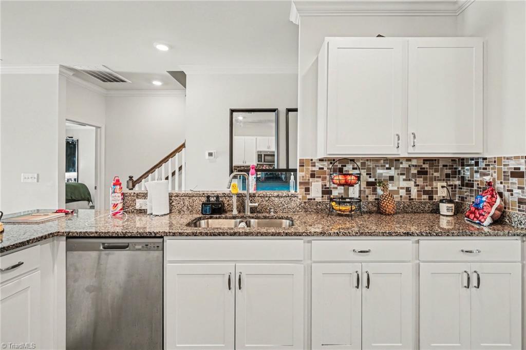 633 Cam Circle High Point, NC 27265 - Photo 10 of 26