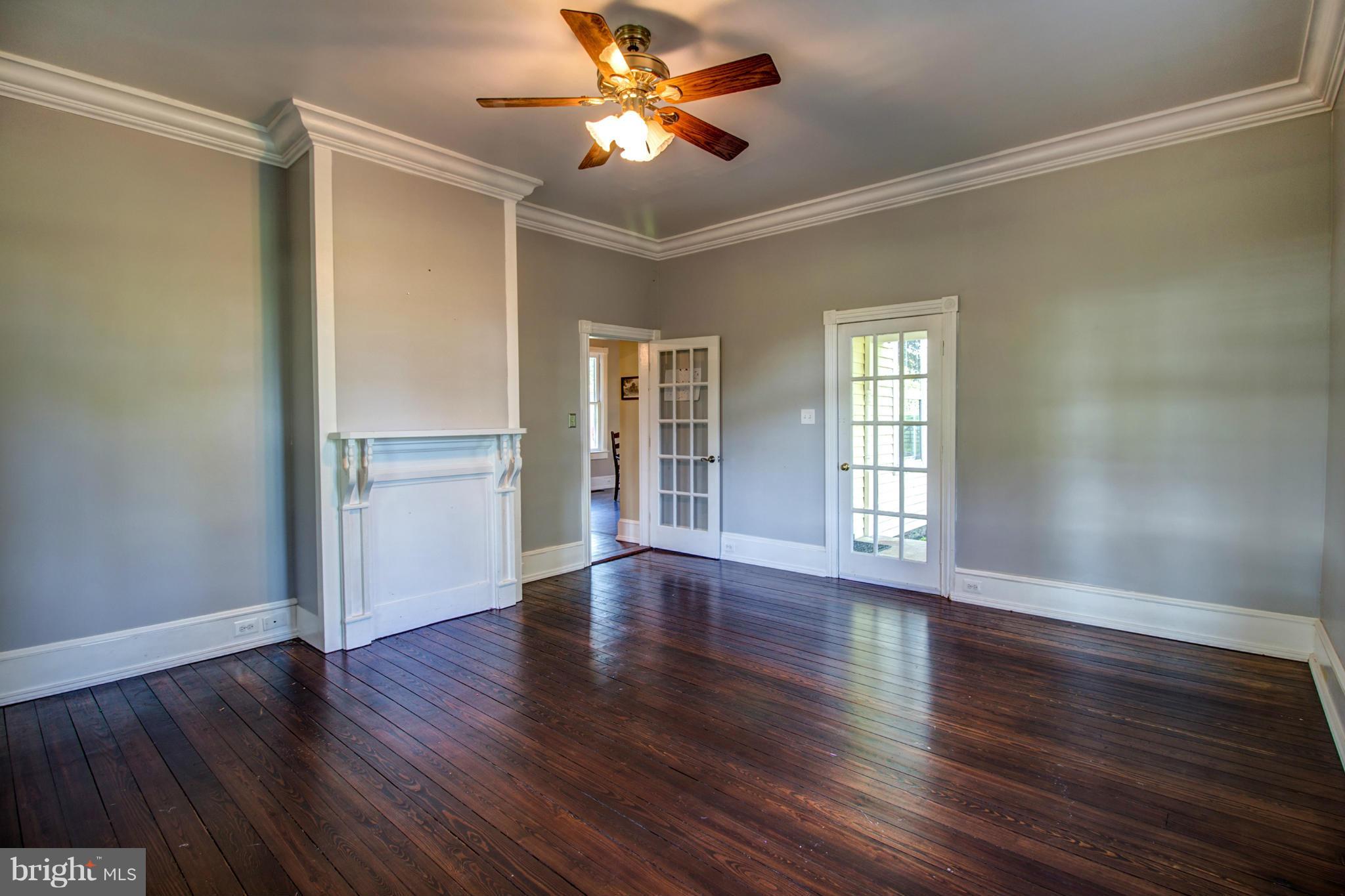 5111 Casanova Road Midland, VA 22728 - Photo 13 of 30 Family Room