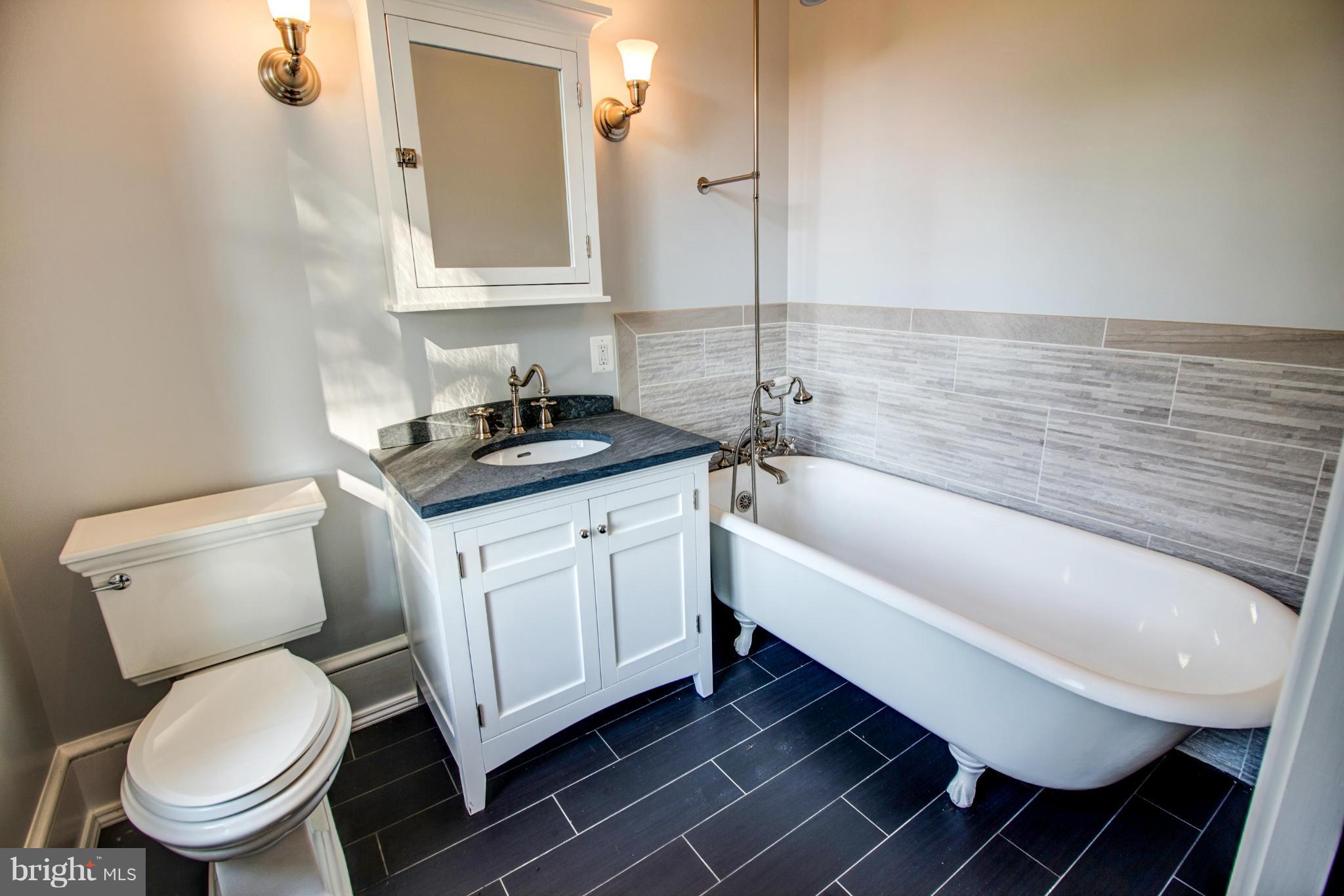 5111 Casanova Road Midland, VA 22728 - Photo 18 of 30 Bath