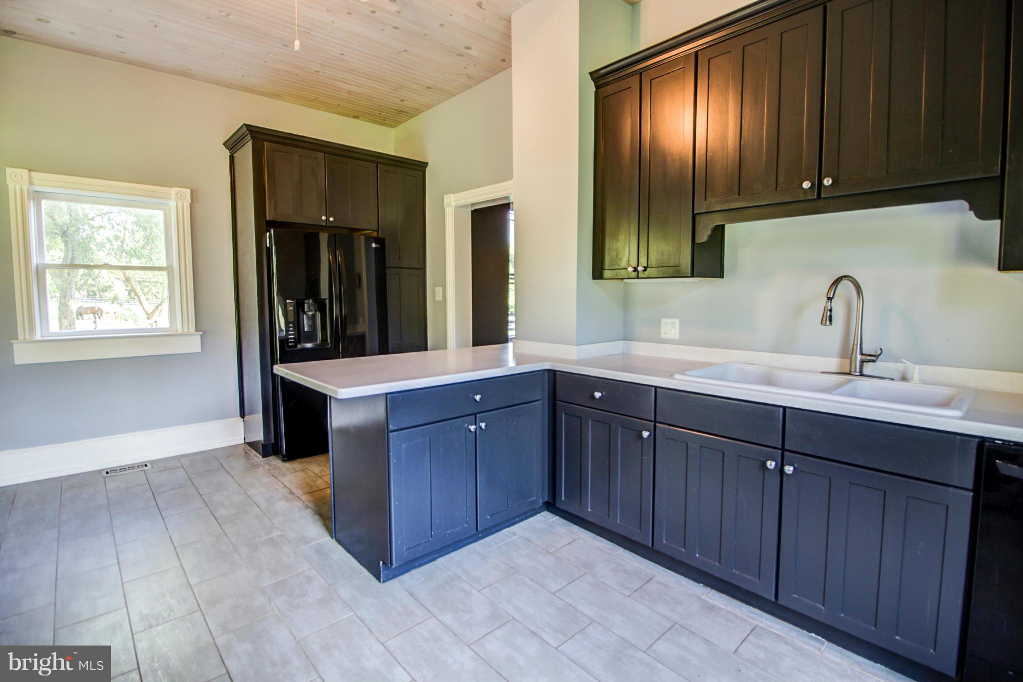 5111 Casanova Road Midland, VA 22728 - Photo 19 of 30 Kitchen