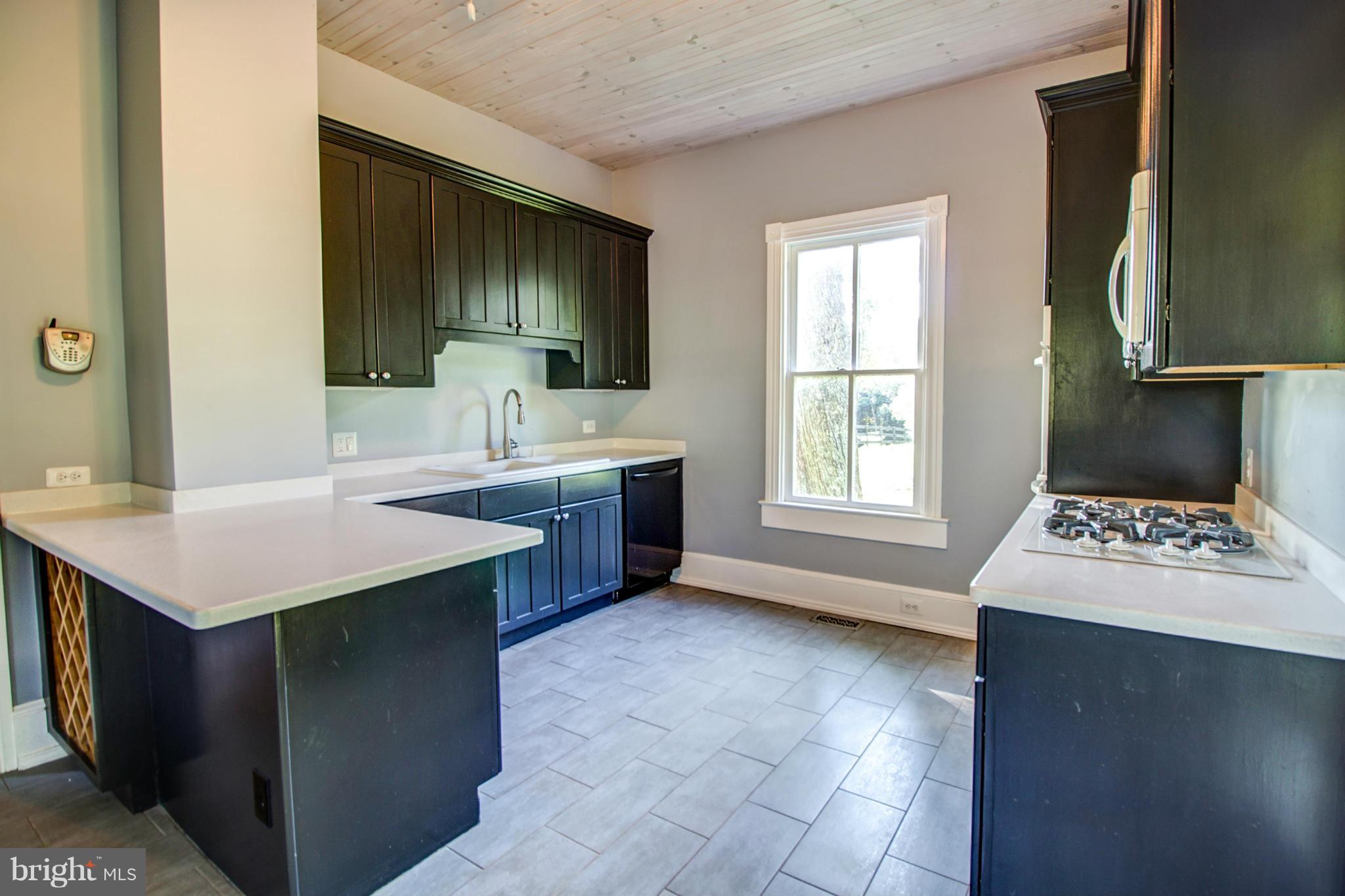 5111 Casanova Road Midland, VA 22728 - Photo 21 of 30 Kitchen