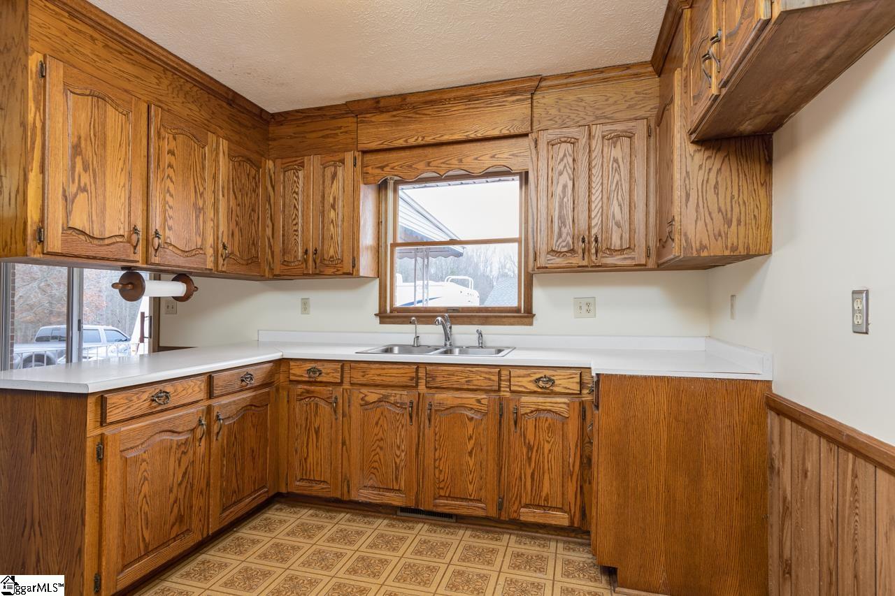 4278 Bramlett Church Road Gray Court, SC 29645 - Photo 13 of 31