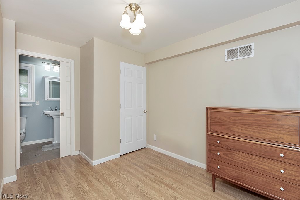 1772 Middlehurst Road Cleveland, OH 44118 - Photo 12 of 43 bedroom on first floor with full bath.