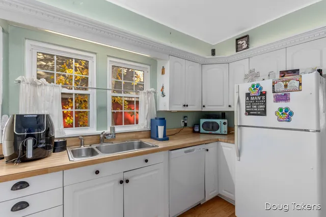 $259,900 | 209 Rex Street, Spring Lake, MI 49456