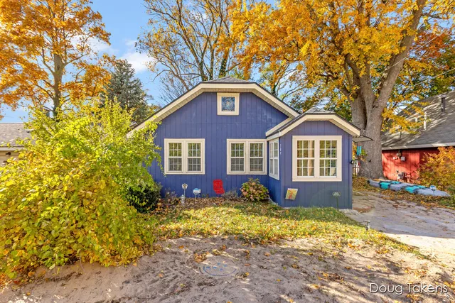 $259,900 | 209 Rex Street, Spring Lake, MI 49456