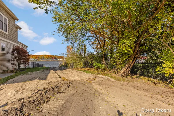 $249,999 | 209 Rex Street, Spring Lake, MI 49456