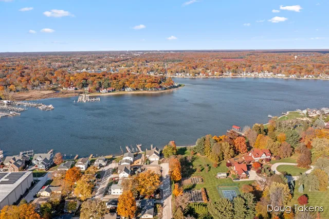 $259,900 | 209 Rex Street, Spring Lake, MI 49456