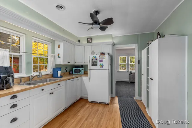 $259,900 | 209 Rex Street, Spring Lake, MI 49456