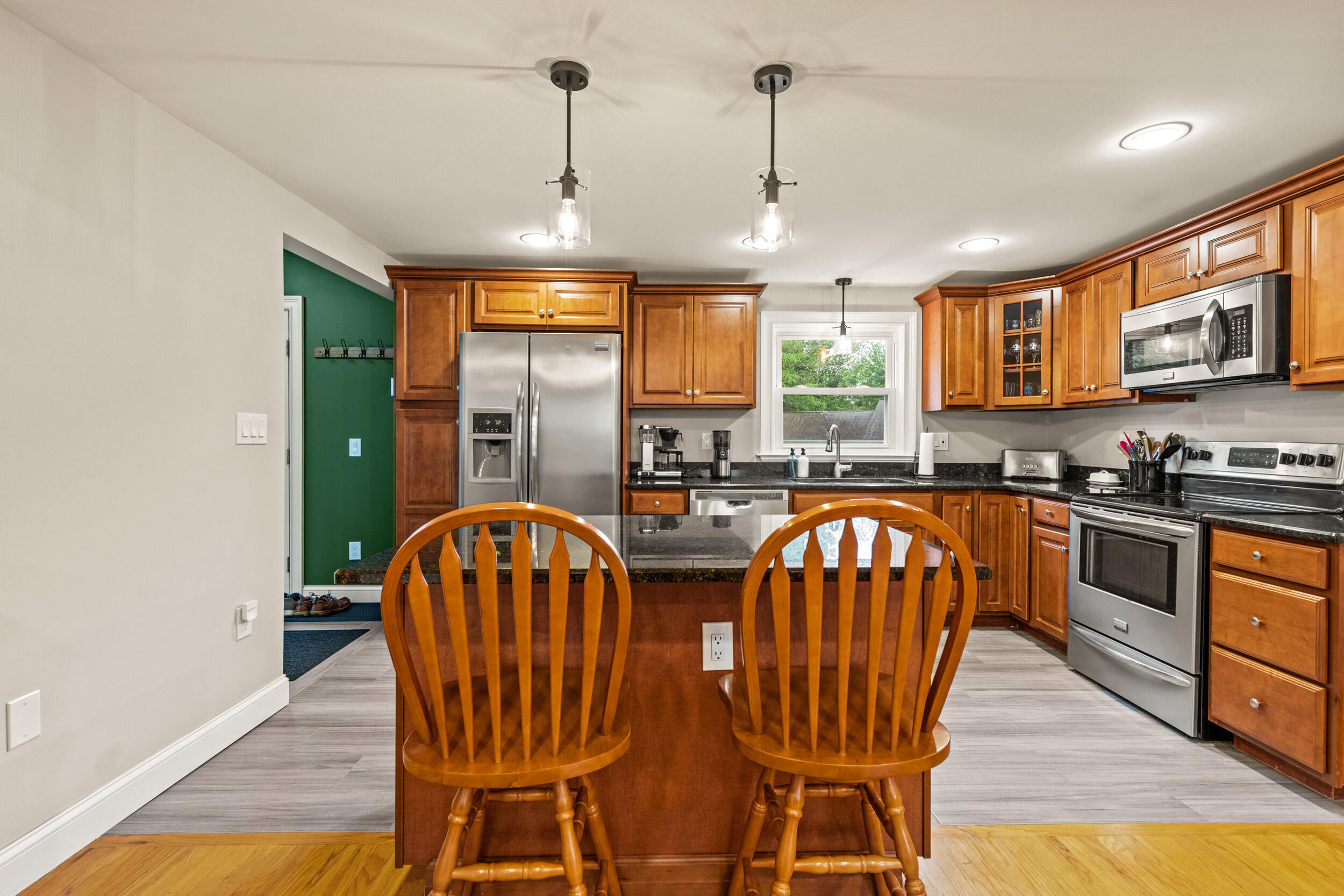 534 Summit Street Portland, ME 04103 - Photo 10 of 51 534 summit st portland-006
