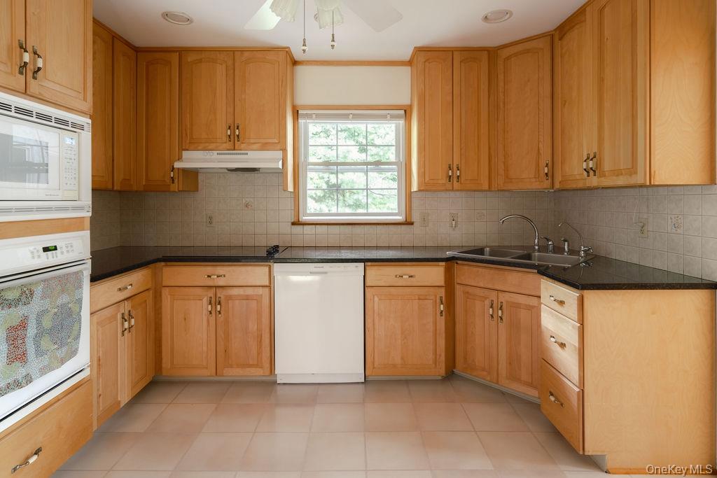 376 9 Partners Road Clinton Corners, NY 12514 - Photo 9 of 27 Gallery Image 9