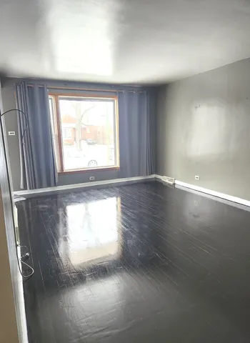 a view of room with an empty space