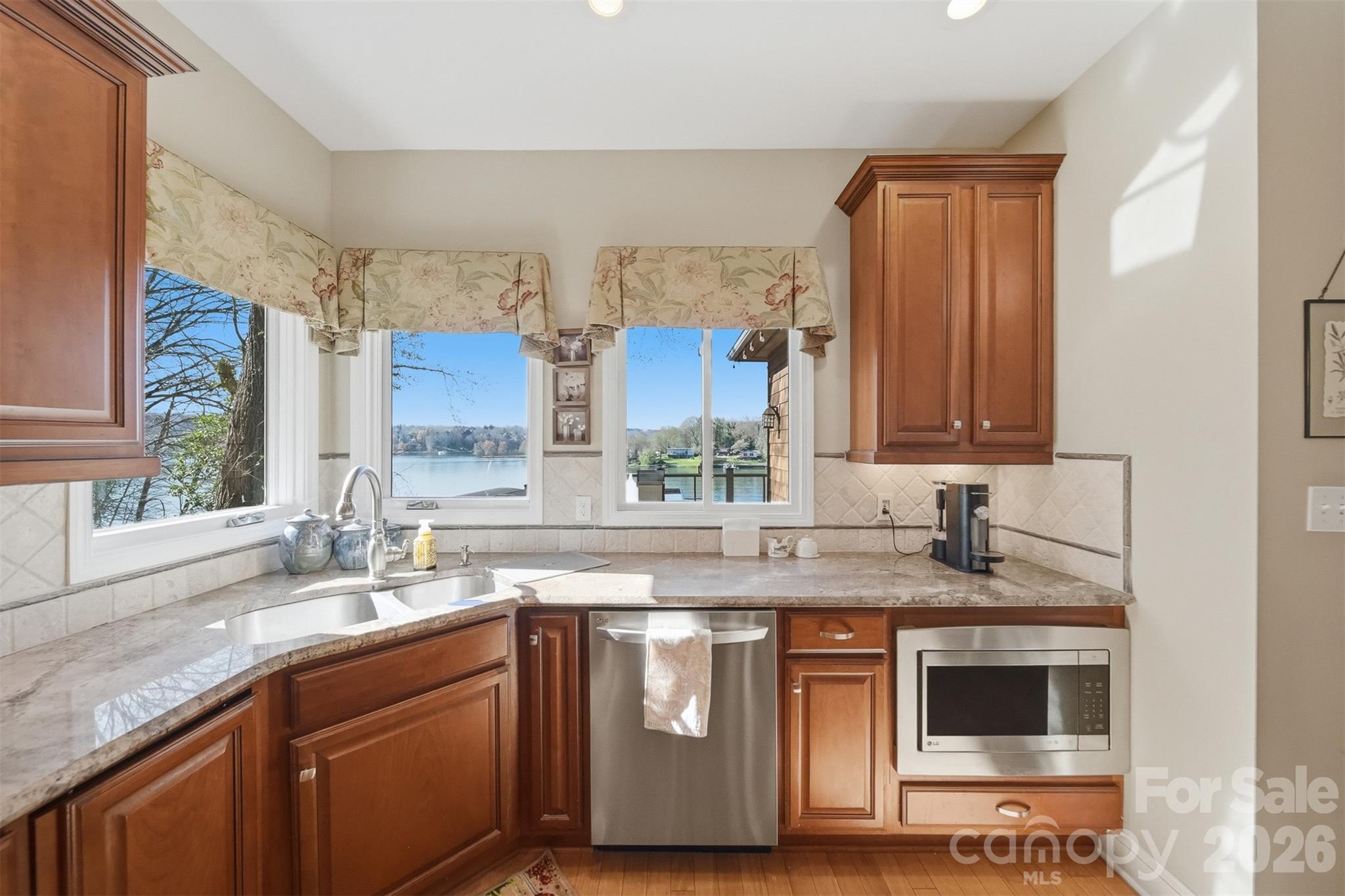 152 Bridge Pointe Lane Hickory, NC 28601 - Photo 41 of 48