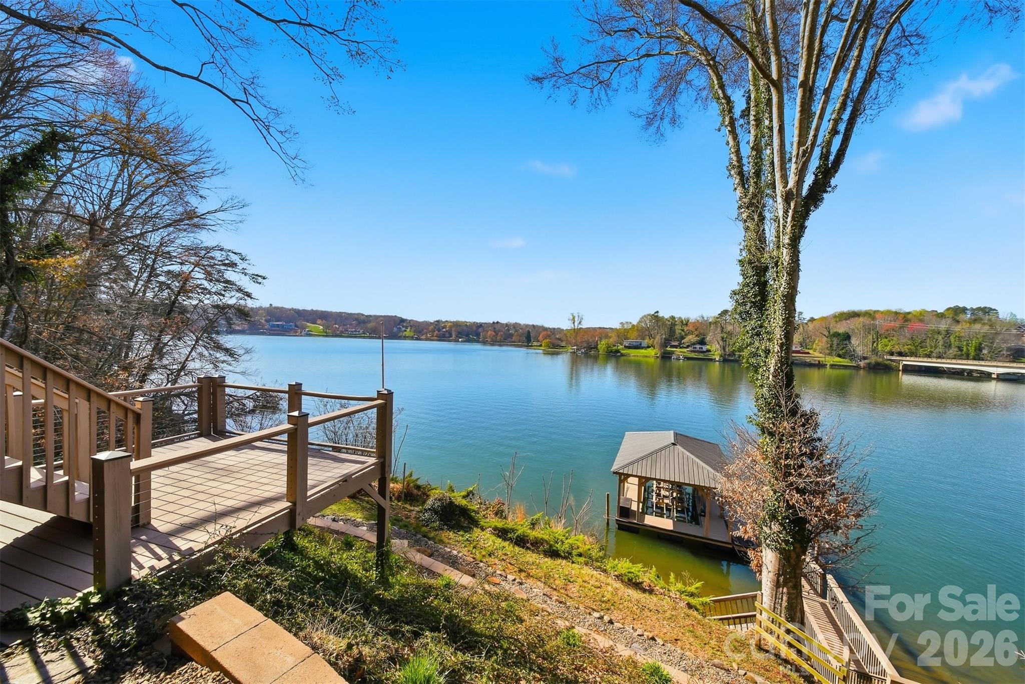 152 Bridge Pointe Lane Hickory, NC 28601 - Photo 10 of 48