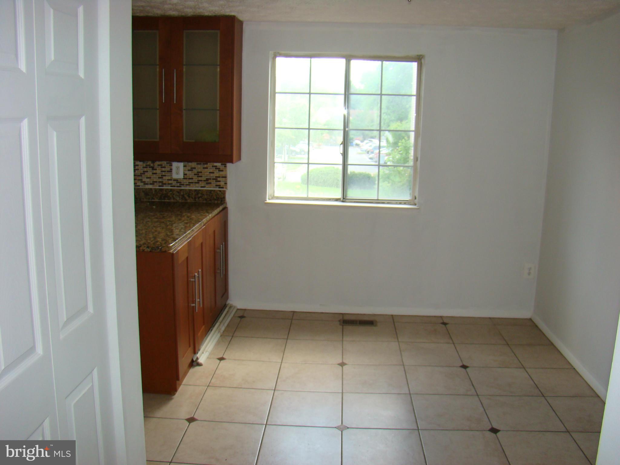 3609 Castle Terrace, Unit 11596 Silver Spring, MD 20904 - Photo 4 of 12 Dining Room